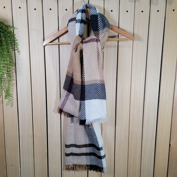 Barbour Accessories - Barbour Scarf Black and White Checkered Scarf